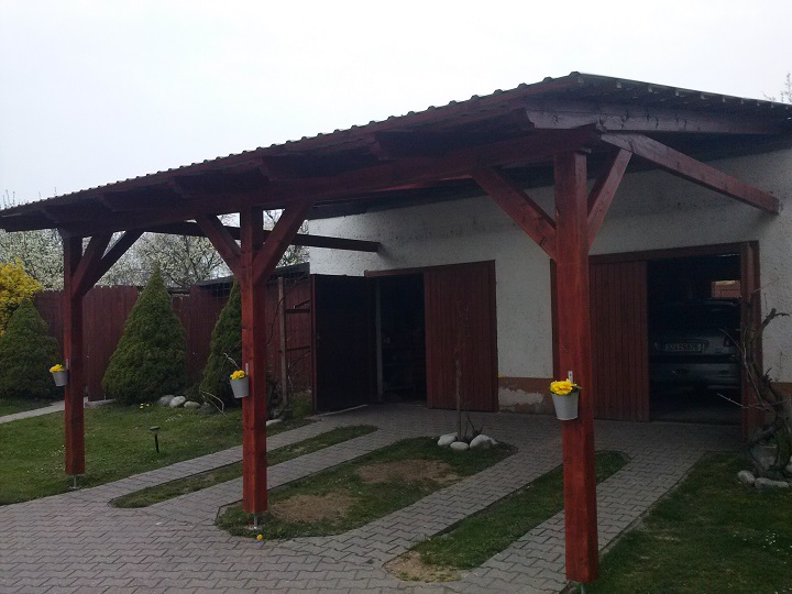 Stání pro automobily - konstrukce, krytina SATJAM, prosvětlení s trapézu